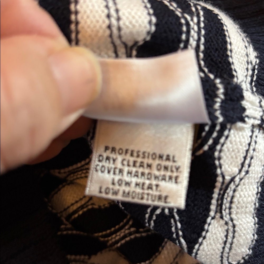 St. John Navy and White Patterned Sweater Vest - Picture 6 of 8